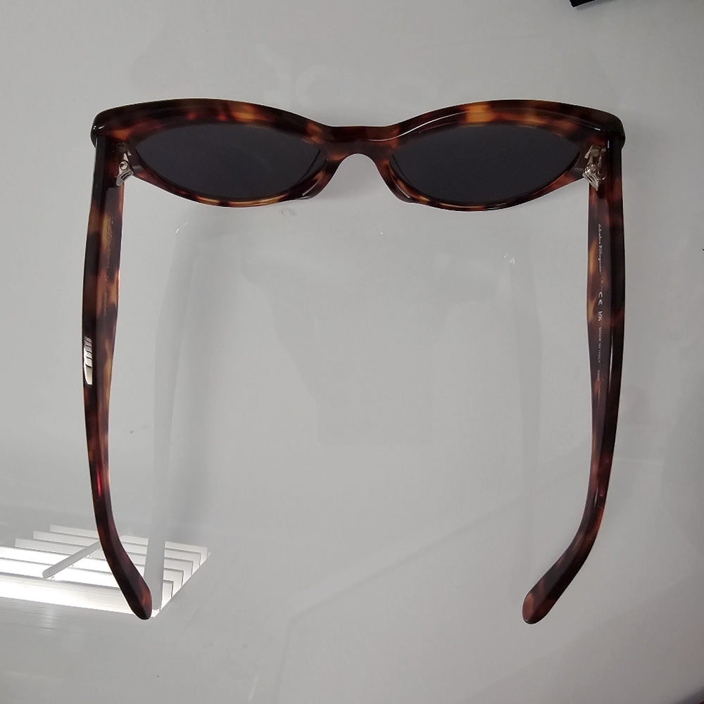 Salvatore Ferragamo Cat Eye Sunglasses FULL SET - Picture 4 of 14